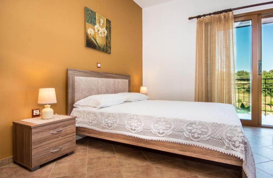 Villa Irida Afrato Extérieur photo